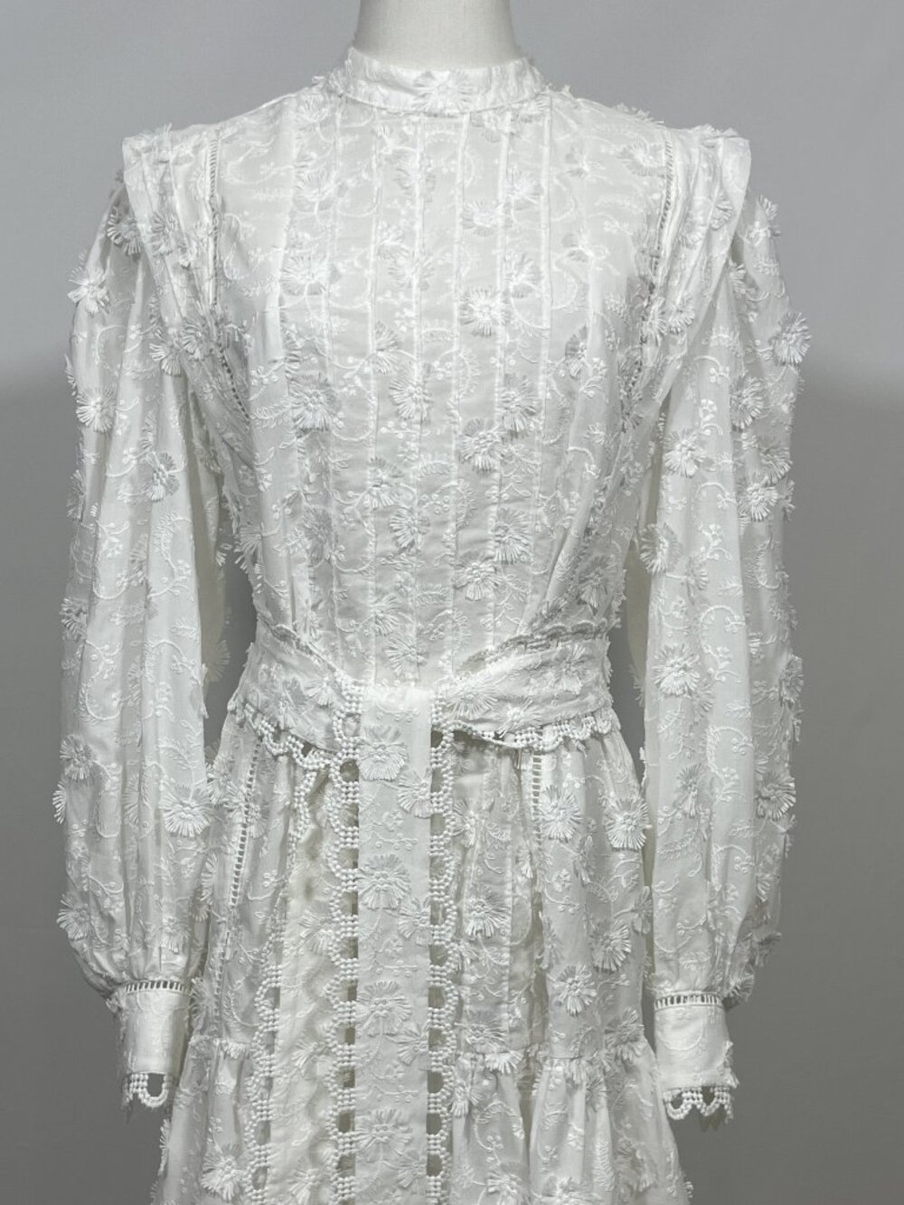 FARM Rio Off-White 3D Flower Pleated Mini Dress